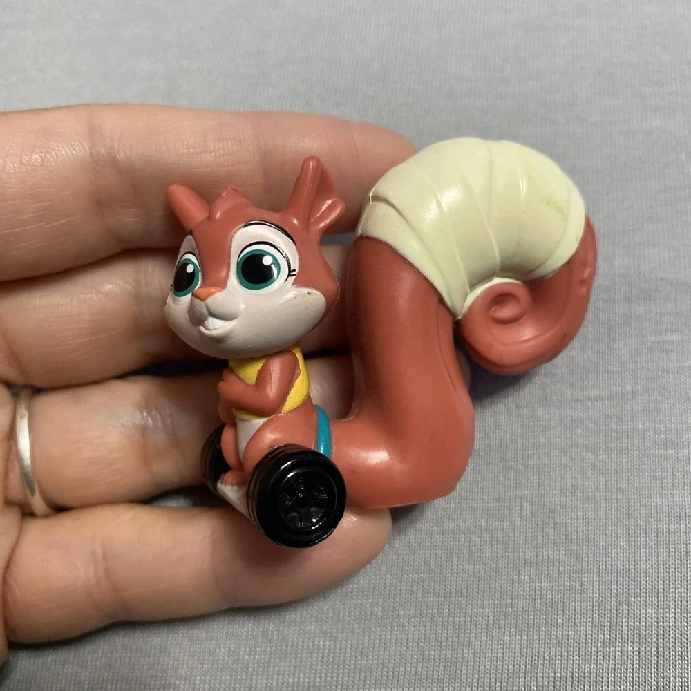 Vida the Vet Fergie‎ The Squirrel Mini Vinyl Figure Cake Topper